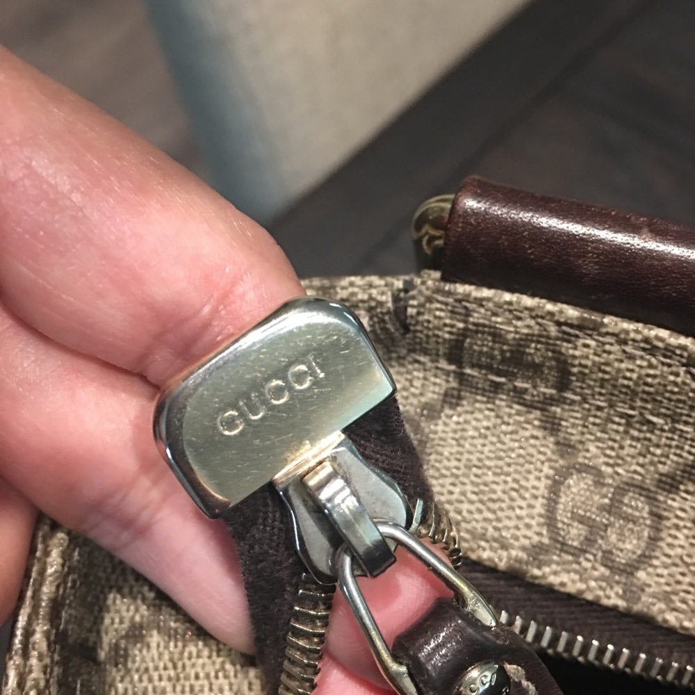 SOLD - Gucci crossbody bag - CANNOT BE BUNDLED - Picture 8 of 8